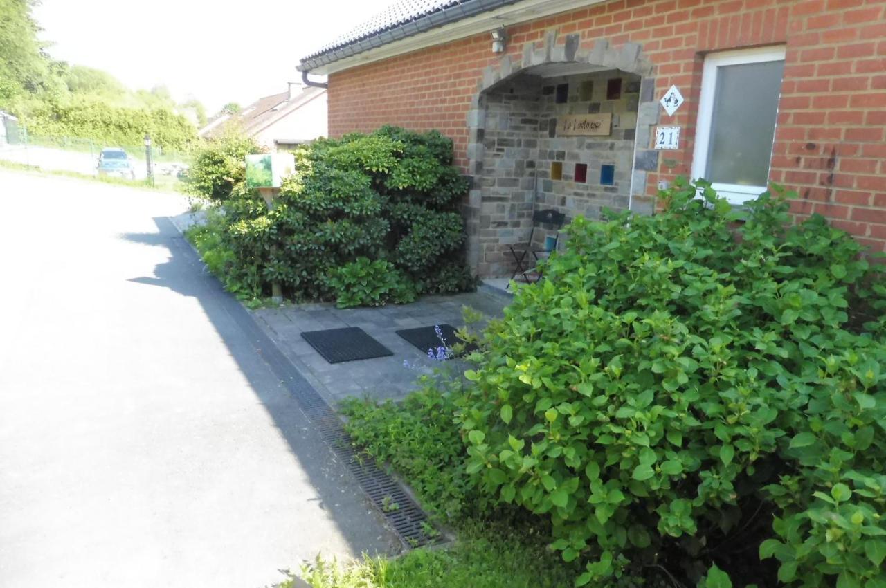 La Lustinoise Bed and Breakfast Exteriör bild